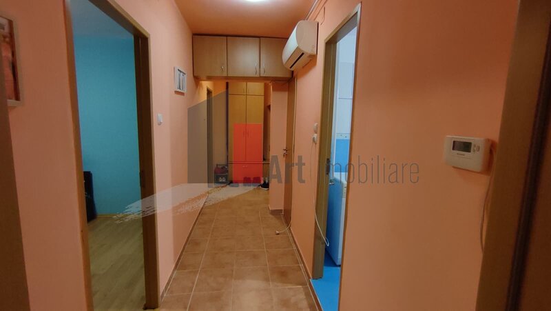 Margeanului- Rahova- Apartament cu 2 camere de vanzare- cu centrala