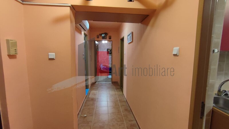 Margeanului- Rahova- Apartament cu 2 camere de vanzare- cu centrala