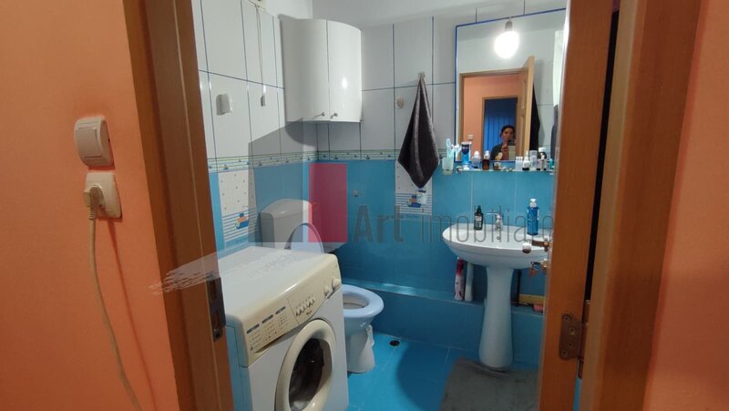 Margeanului- Rahova- Apartament cu 2 camere de vanzare- cu centrala
